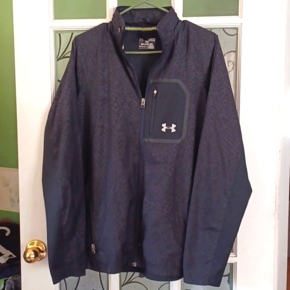 Under Armour fitted jacket men's size medium black